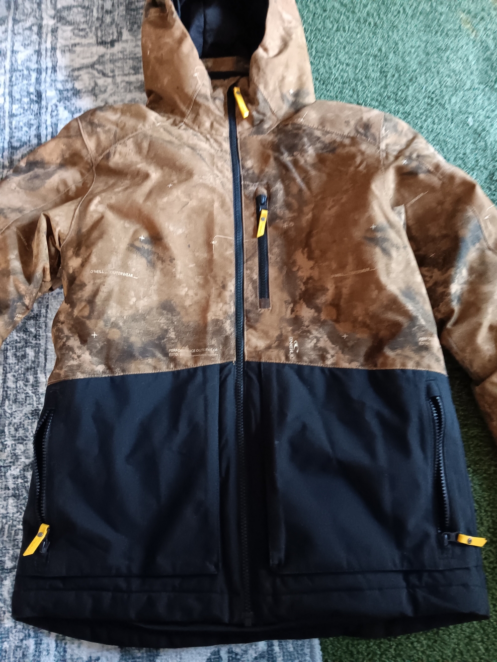 O'Neill Brown and Black Two-Tone Ski Jacket with Yellow Accents Boys 14